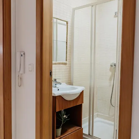 게스트하우스 House